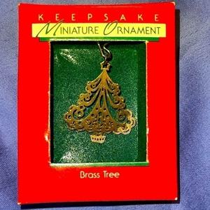 NIB Hallmark Miniature Ornament‎